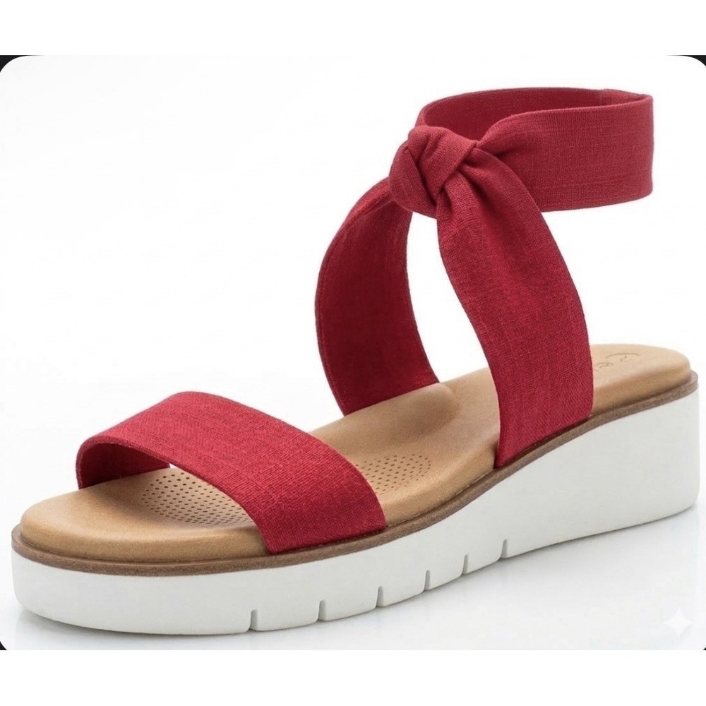 NEW Corso Como Blayke Women's Sandals Wedge Ankle‎ Strap Size 7.5 Red